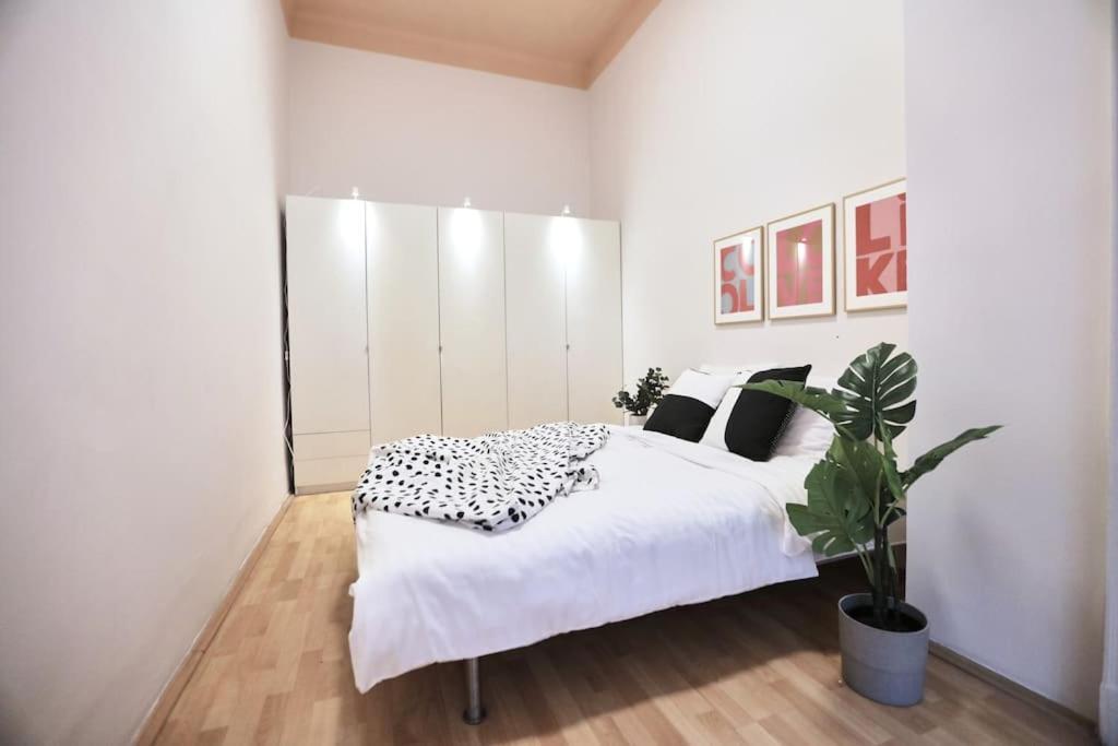 Unwind In Style W Sauna Dsgn 2Br Home Budapest Exterior photo